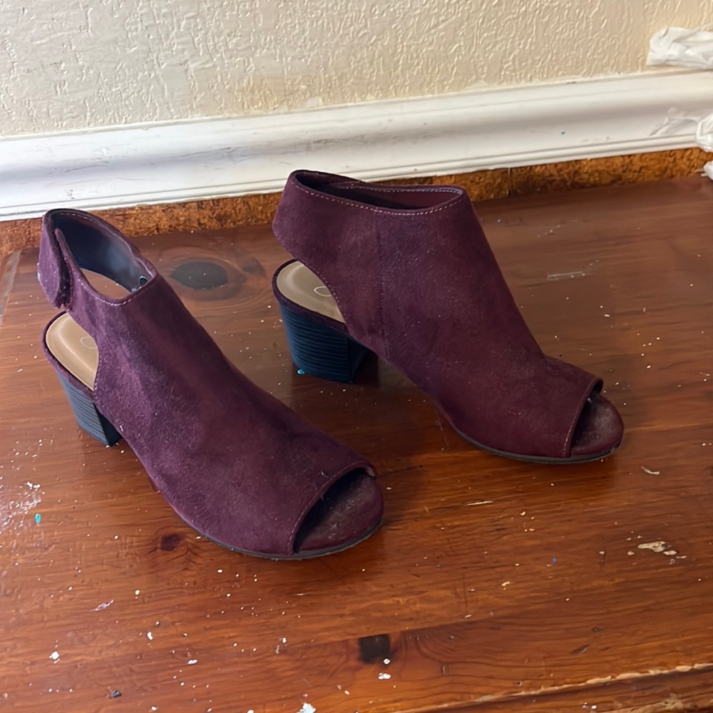 Purple size 7 open toe wedges